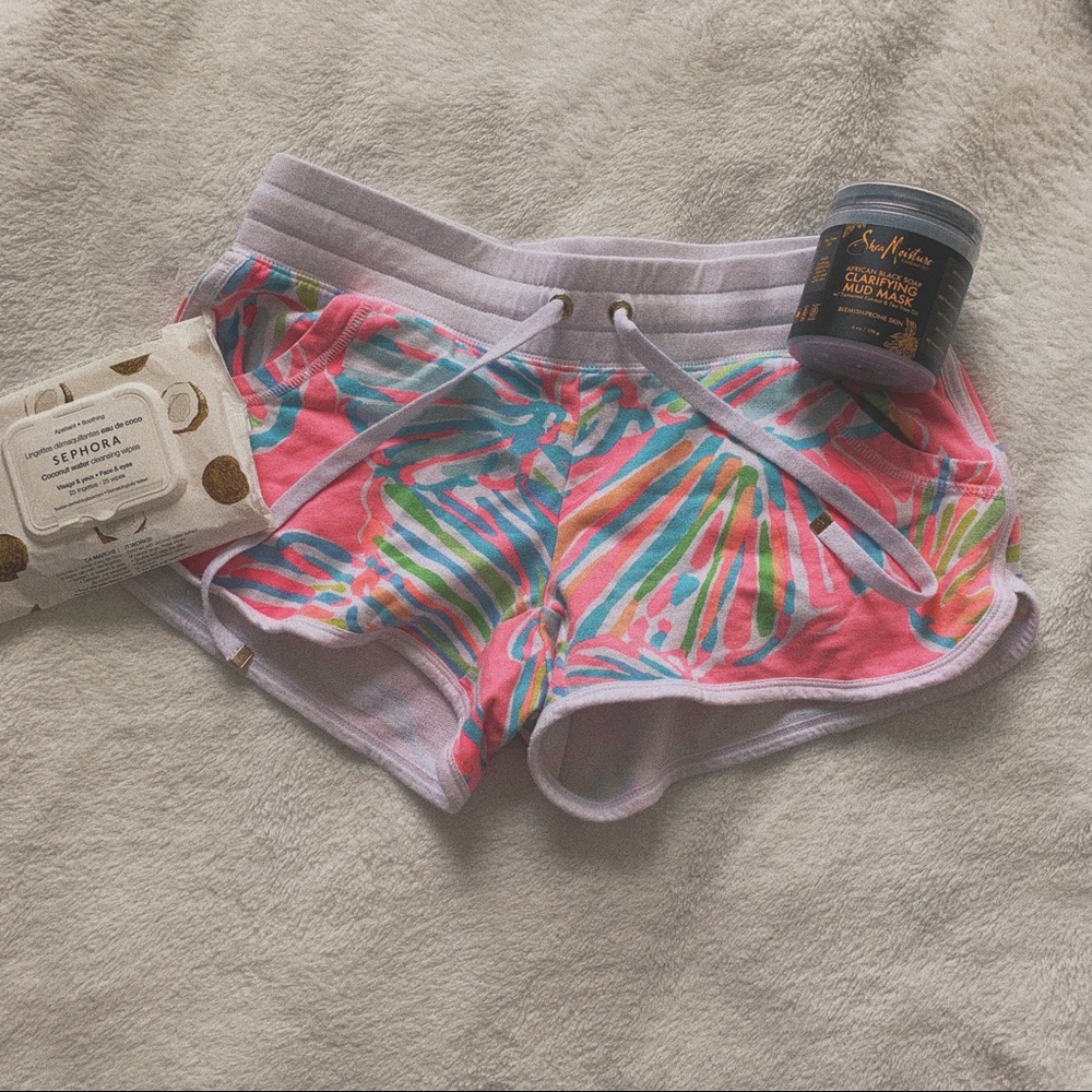 chrissy shorts